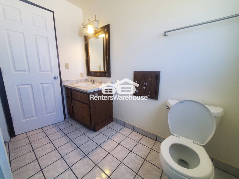Building Photo - 9324 W Allyn St