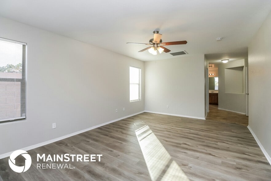 Building Photo - 1600 E Leaf Rd