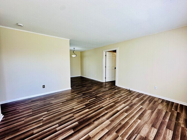 Building Photo - 710 Latimer Ave