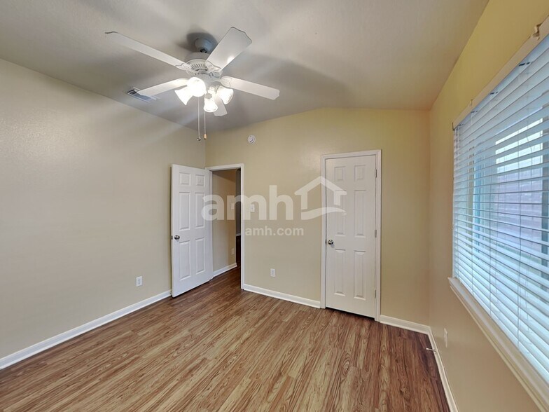 Building Photo - 23511 Hidden Maple Dr