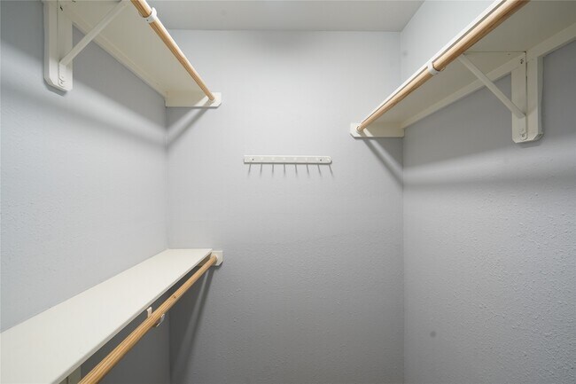 Building Photo - 6002 McKnight St