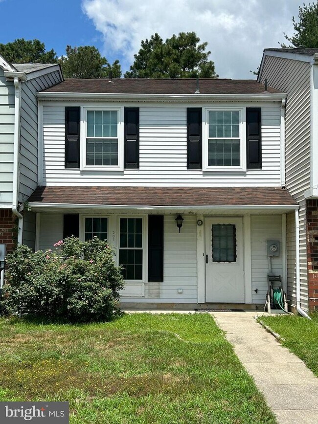 Primary Photo - 201 Villa Knoll Ct