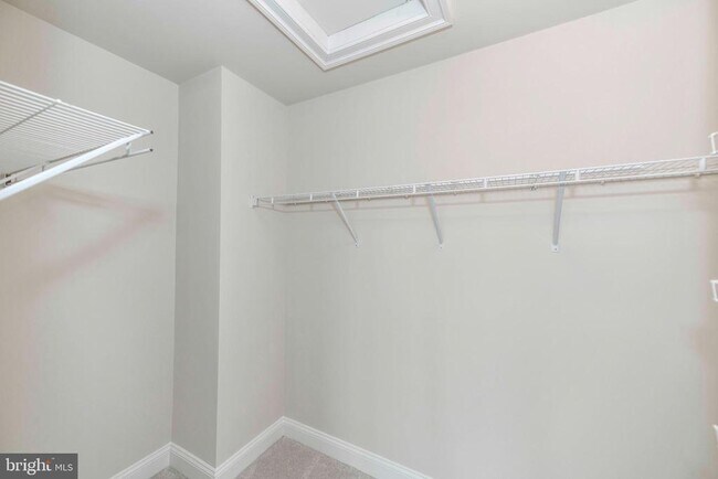 Building Photo - 331 Pink Azalea Terrace SE