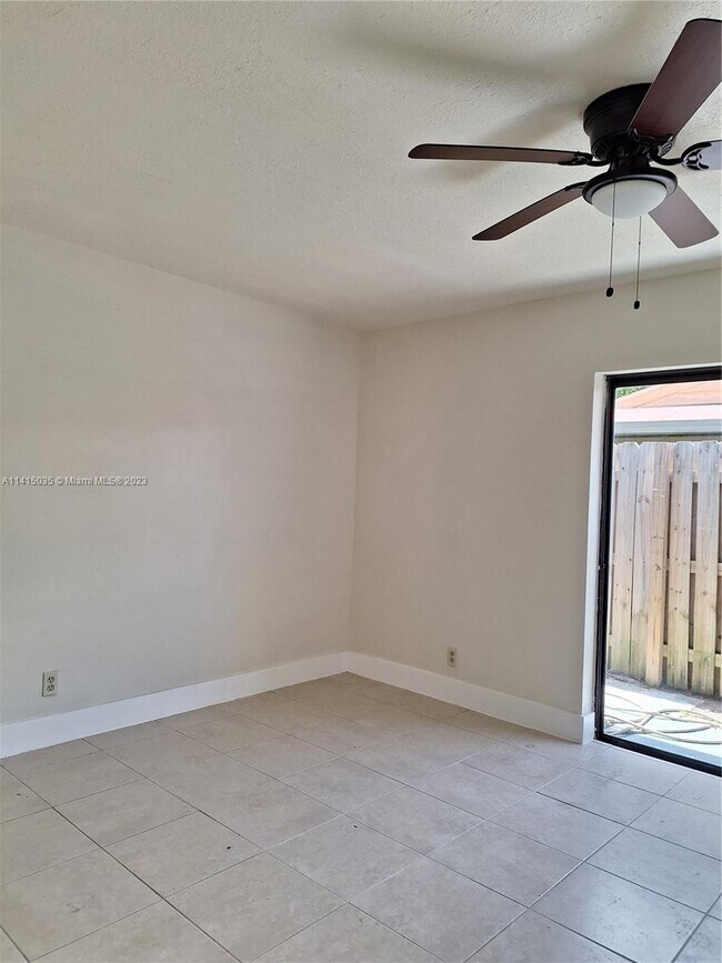 Building Photo - 4322 Woodstock Dr