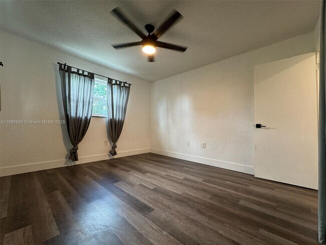 Building Photo - 2631 NW 94th Ave