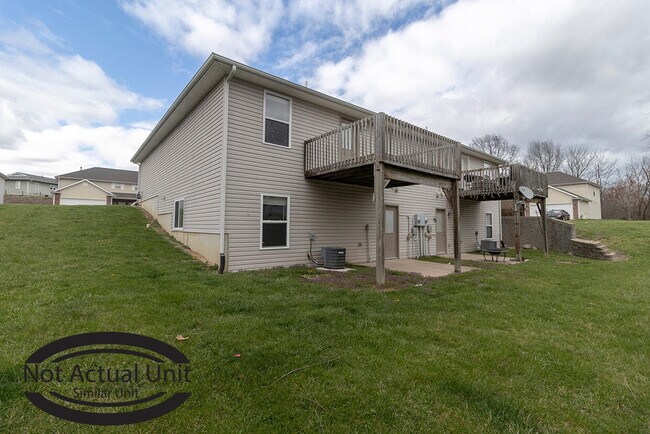 Building Photo - 7392 Arratt Ct