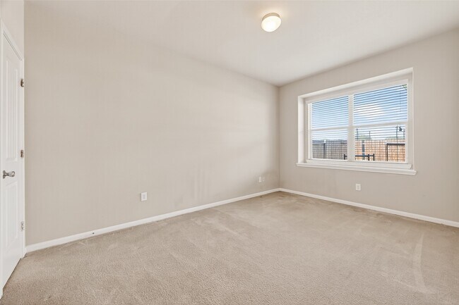 Building Photo - 19662 Little Pine Ln