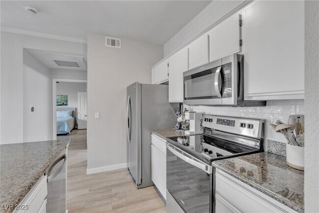 Building Photo - 2900 Sunridge Heights Pkwy