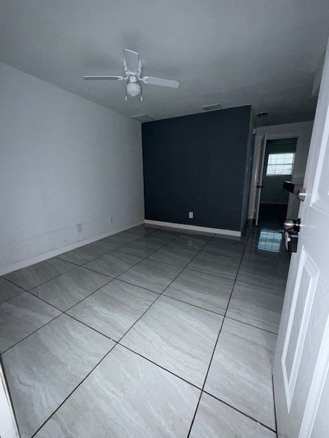 Building Photo - 500 N Broadway St