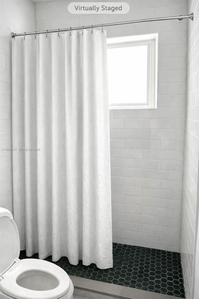 Building Photo - 2121 SW 4th St