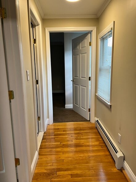 Building Photo - 22 Andrews St