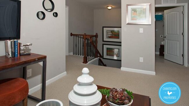 Building Photo - 4490 Middletown Dr