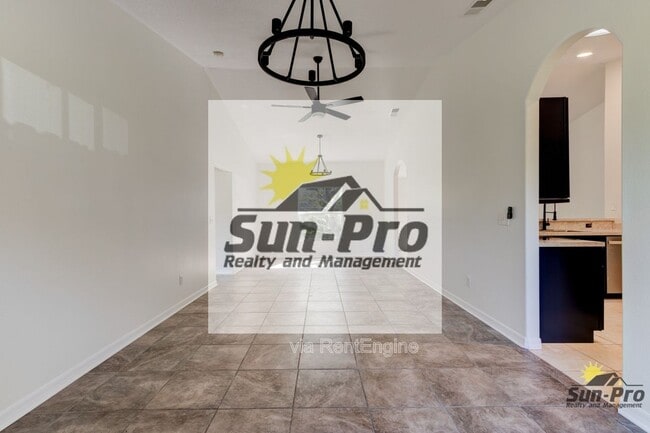 Building Photo - 5505 Magnolia Ave