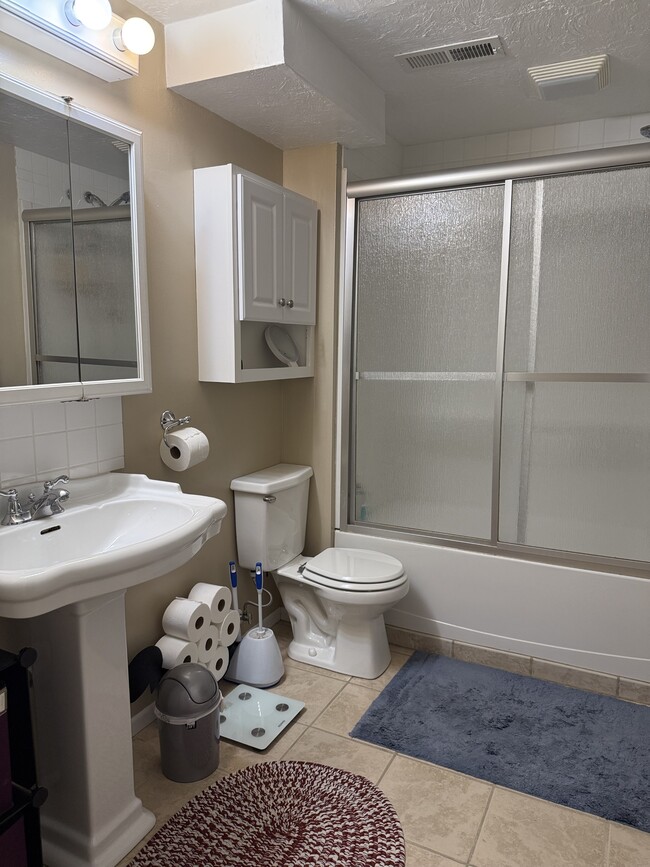 Building Photo - 435 Fuhriman Dr