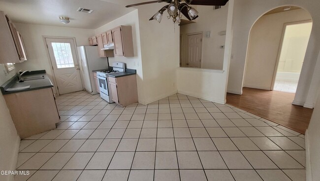 Building Photo - 3457 Carlos Moran Ct