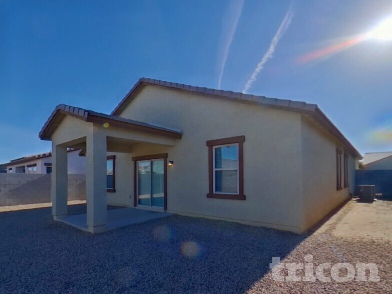 Building Photo - 37308 W Cannataro Ln