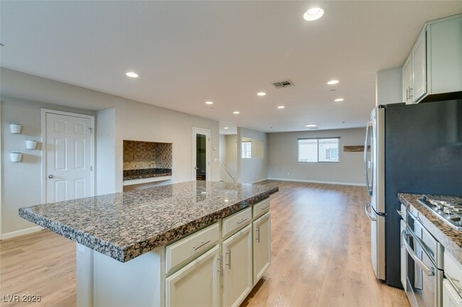 Building Photo - 1525 Spiced Wine Ave