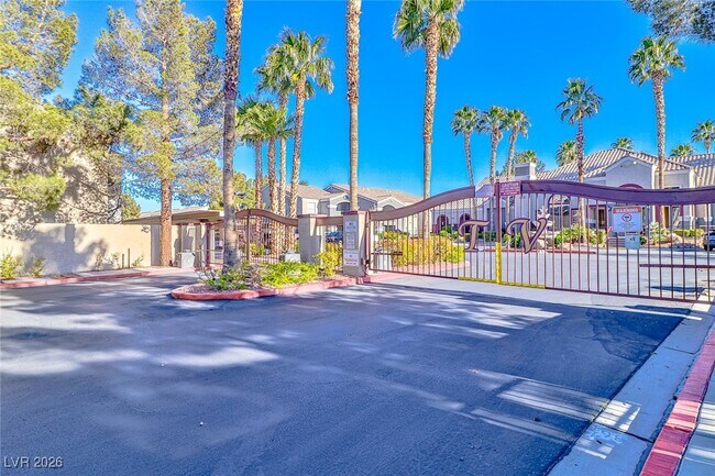 Building Photo - 5055 W Hacienda Ave