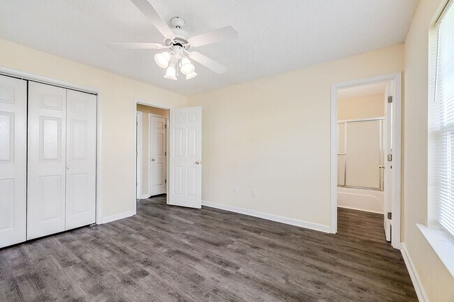 Building Photo - Move-In Ready 3-Bedroom Home with Fenced Backyard in Guyton!