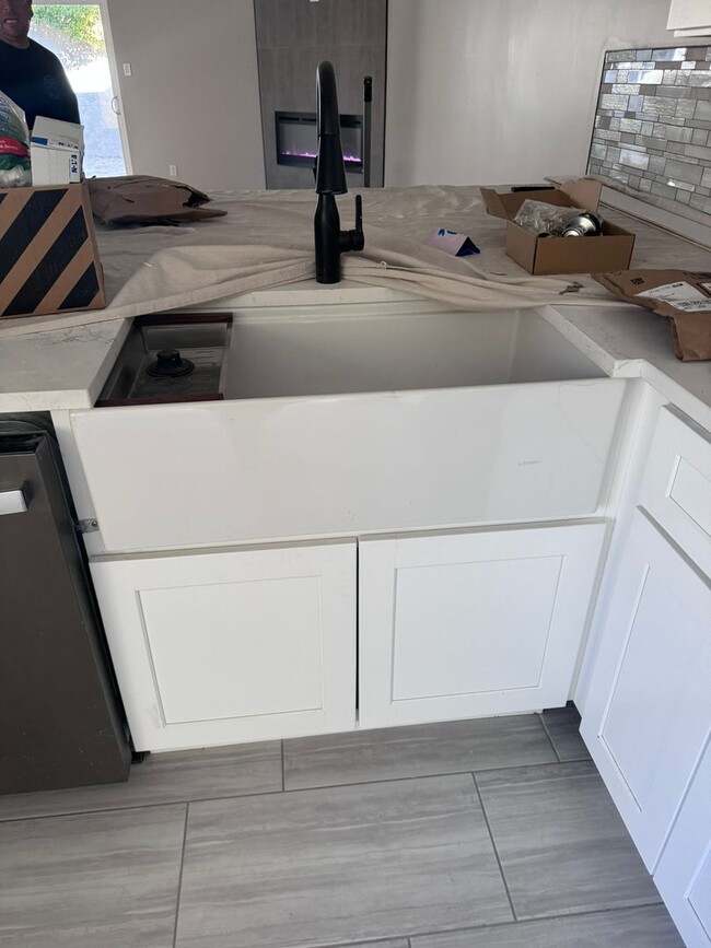 Building Photo - Foothills Townhouse 2 Bedroom 2 Bath with 2 Car Garage