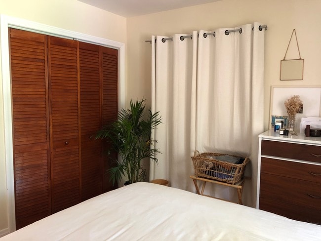 Back Bedroom - 3782 Meier St