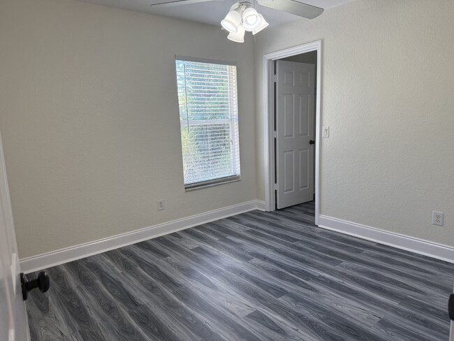 Building Photo - "3-Bedroom North Port Home!"