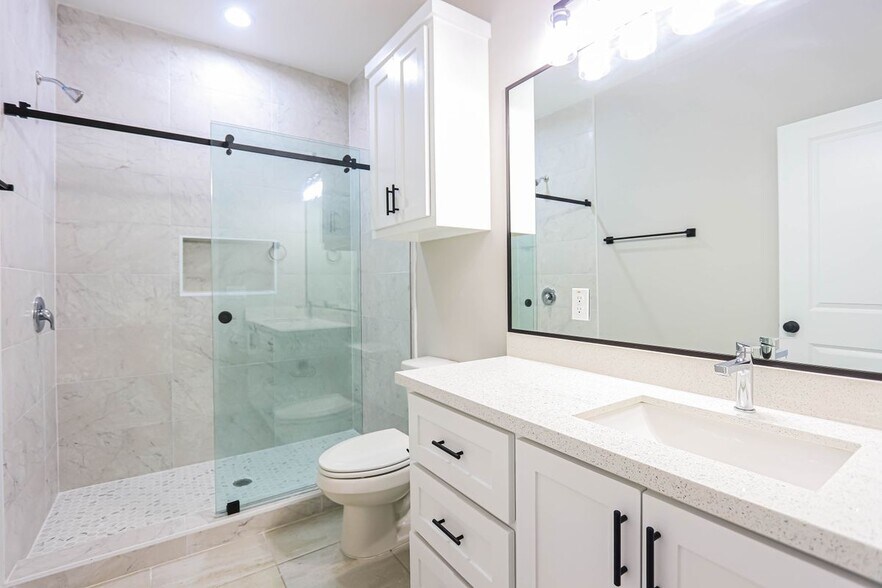 Building Photo - 918 N Blair Ave