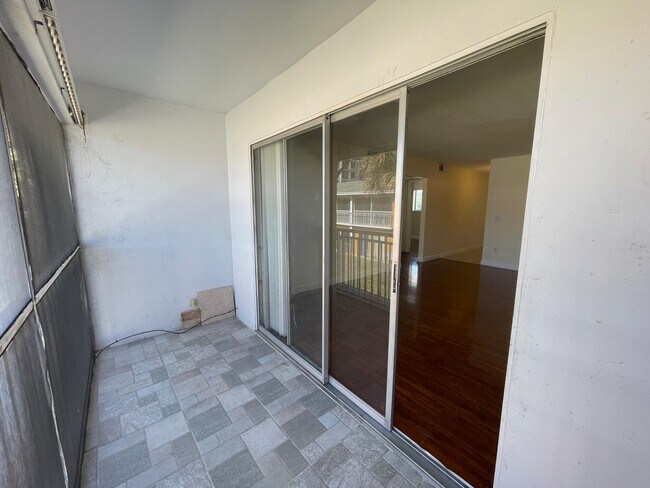 Building Photo - 1501 Crescent Cir