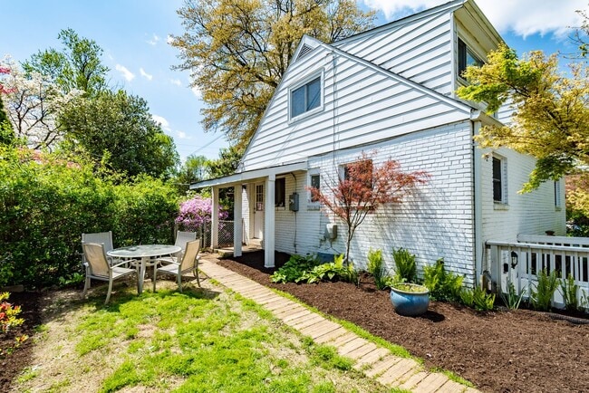 Building Photo - Lovely and Updated 4 Bedroom 2 Bath Cape C...