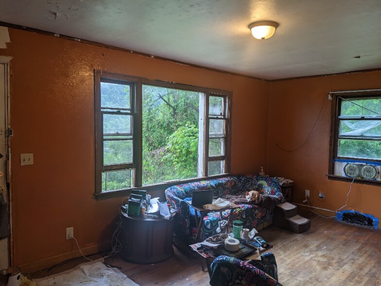 Building Photo - 229 Hillcrest Dr