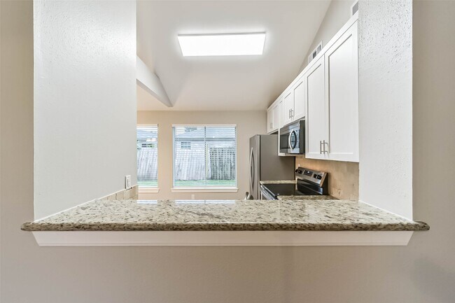 Building Photo - 18515 Meadows Way Dr