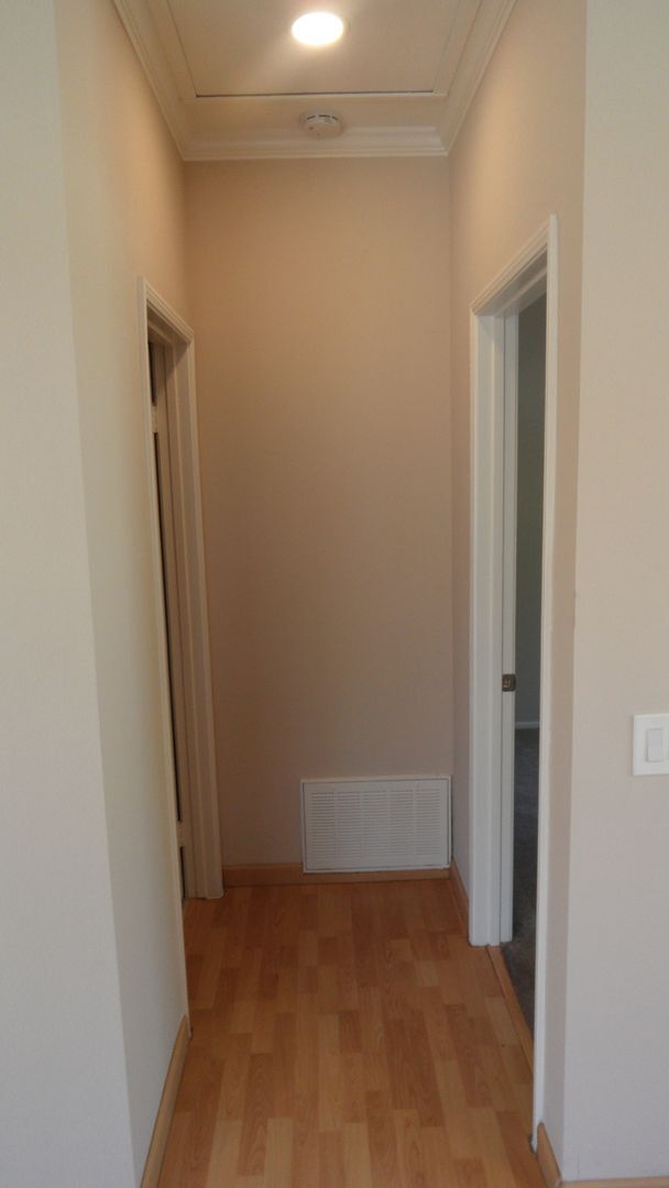 Building Photo - 8215 E White Oak Ridge