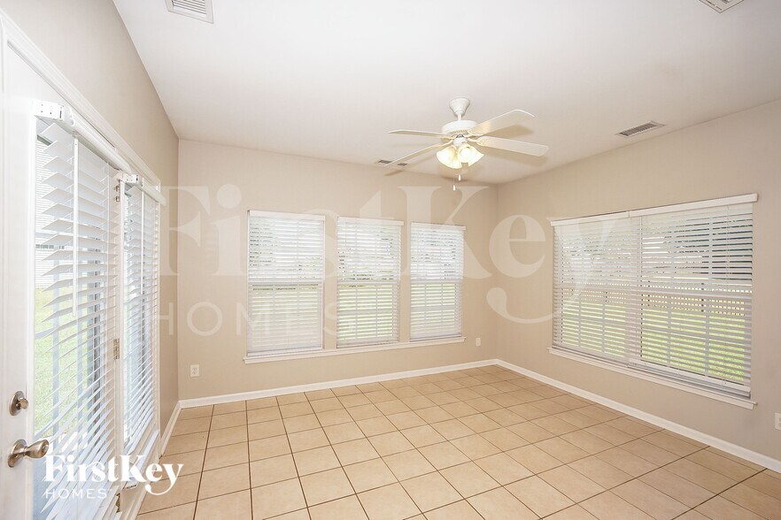 Building Photo - 126 Centerpoint Dr