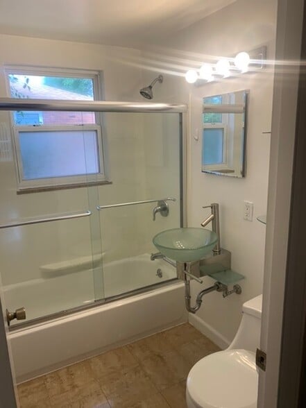 Building Photo - 4385 Coleridge St