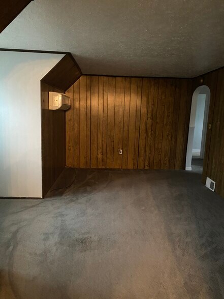Building Photo - 190 Clover Pl