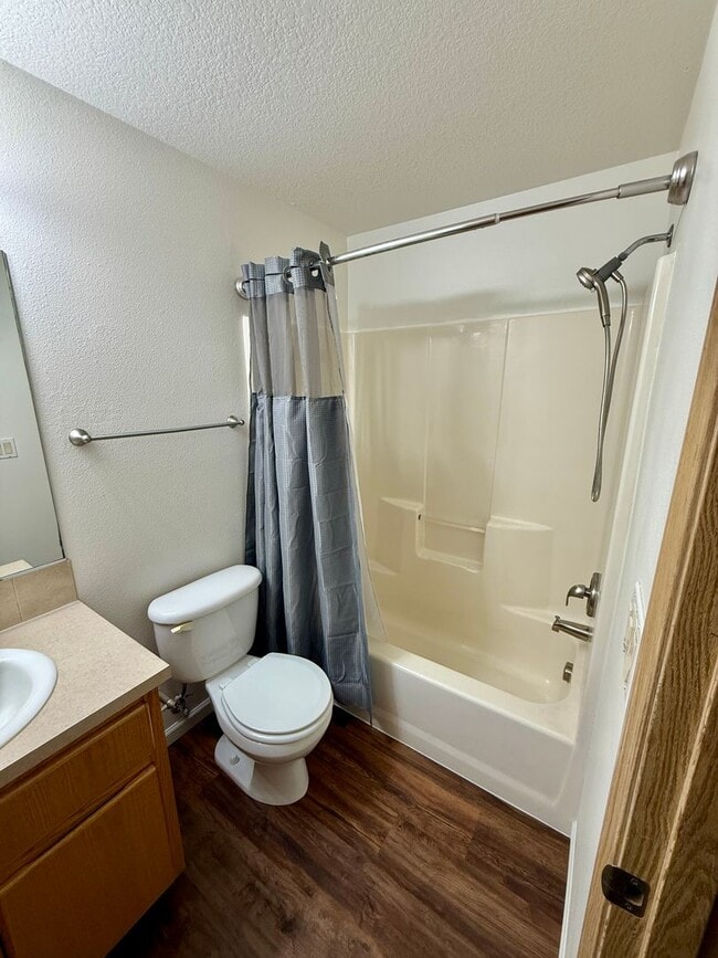 Building Photo - Newly Remodeled 3-Bed, 2.5-Bath Duplex for Rent in Longview