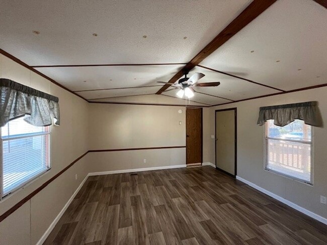 Building Photo - Welcome to this charming 2-bedroom, 1.5-bathroom home located in the desirable area of Leland, NC