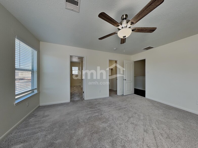 Building Photo - 18735 Westgate Park Dr