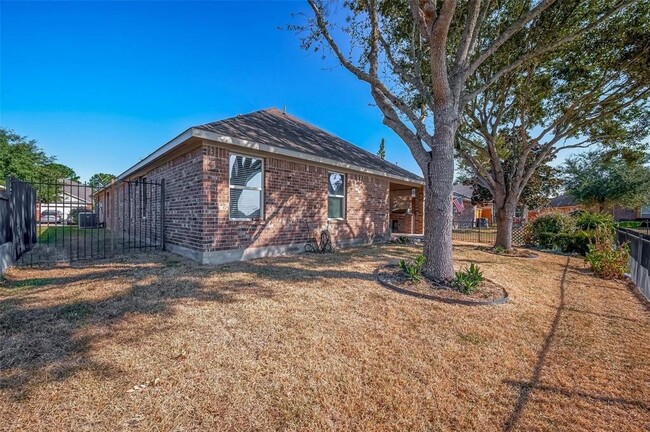Building Photo - 11335 Overland Trail Dr