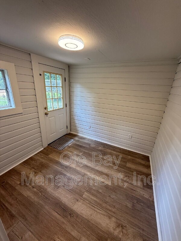 Building Photo - 251 Azalea Cir W