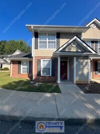 Building Photo - 3 Bedroom Duplex!