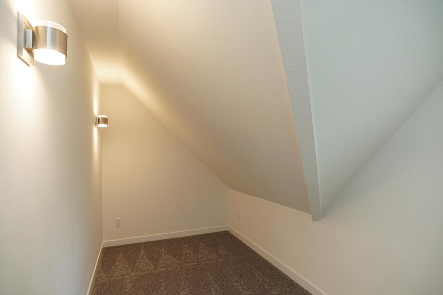 Building Photo - 3104 S 7th St