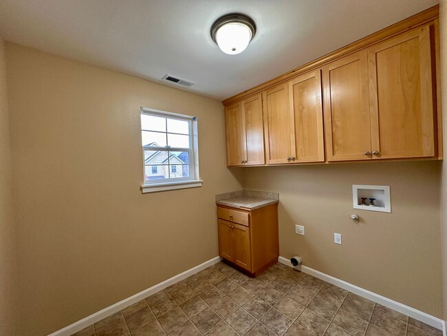 Building Photo - Bethel Area Updated Four Bedroom