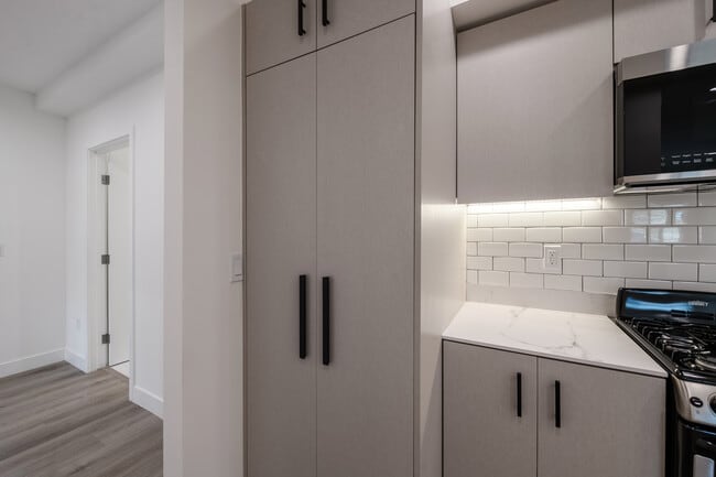 Building Photo - Hoover Square