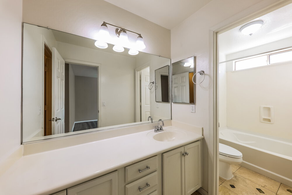 Building Photo - 591 S 167th Dr