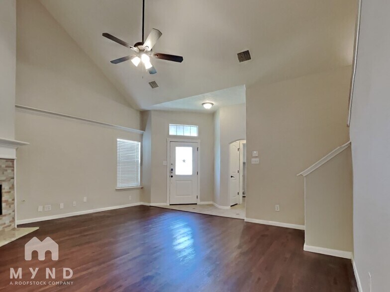 Building Photo - 18421 Sunrise Pines Dr
