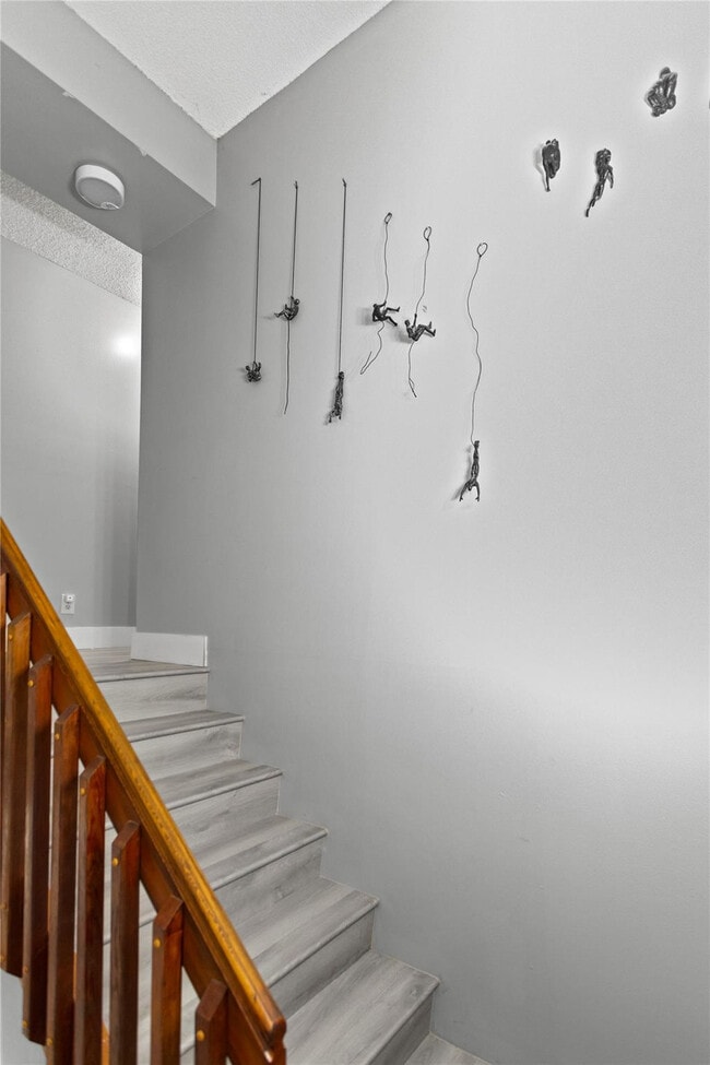 Building Photo - 22940 Oxford Pl