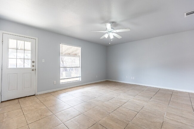 Building Photo - 13719 Earlywood St