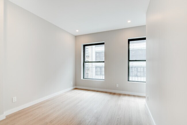 Building Photo - 179 Mott St
