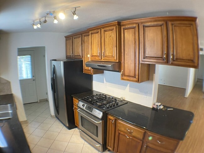 Building Photo - 3 Bedroom Home in Smokerise | Single-Level Living + Natural Light